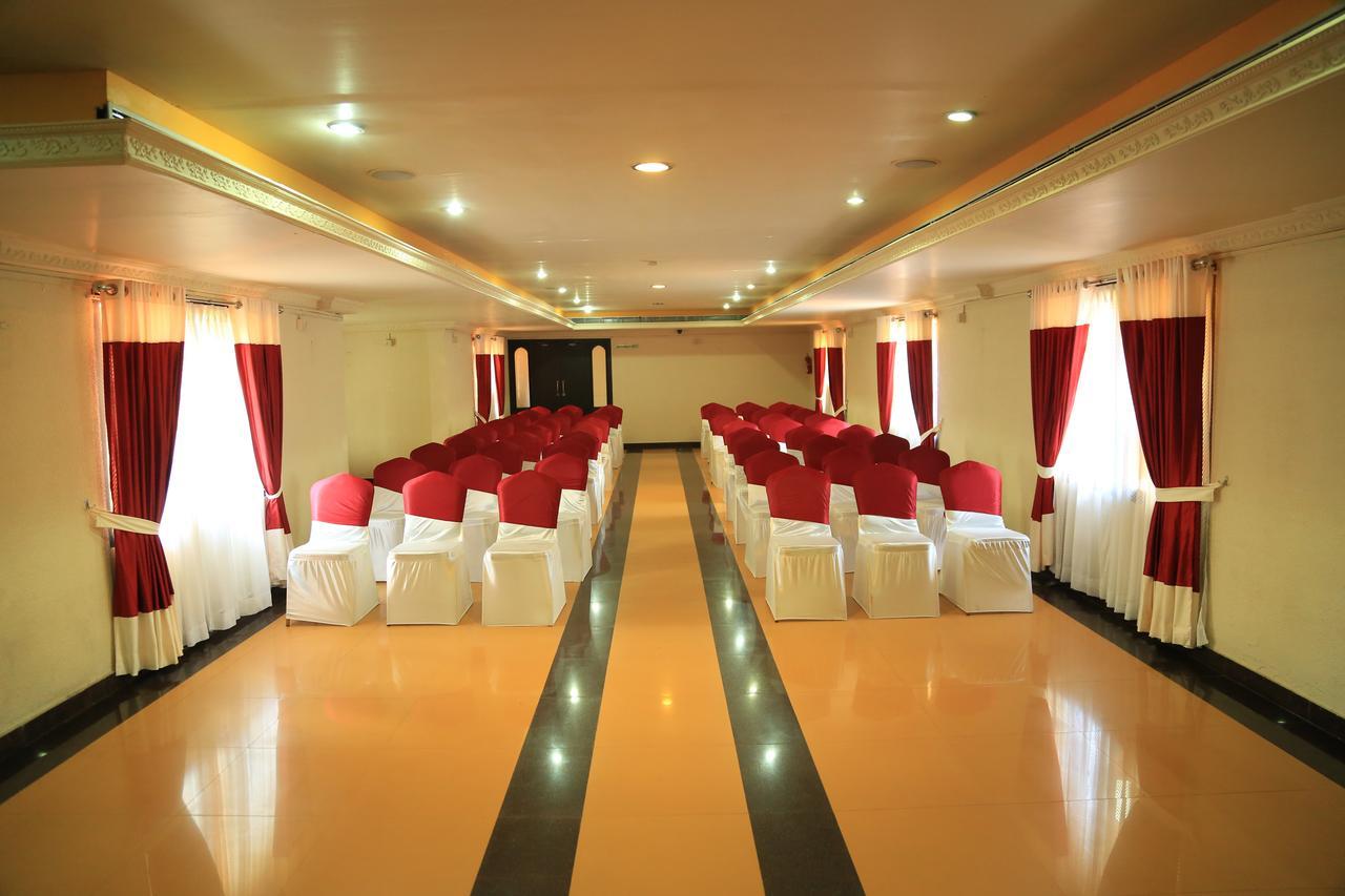 Capital O 46475 Gd International Redfort Hotel Nilambūr Eksteriør billede