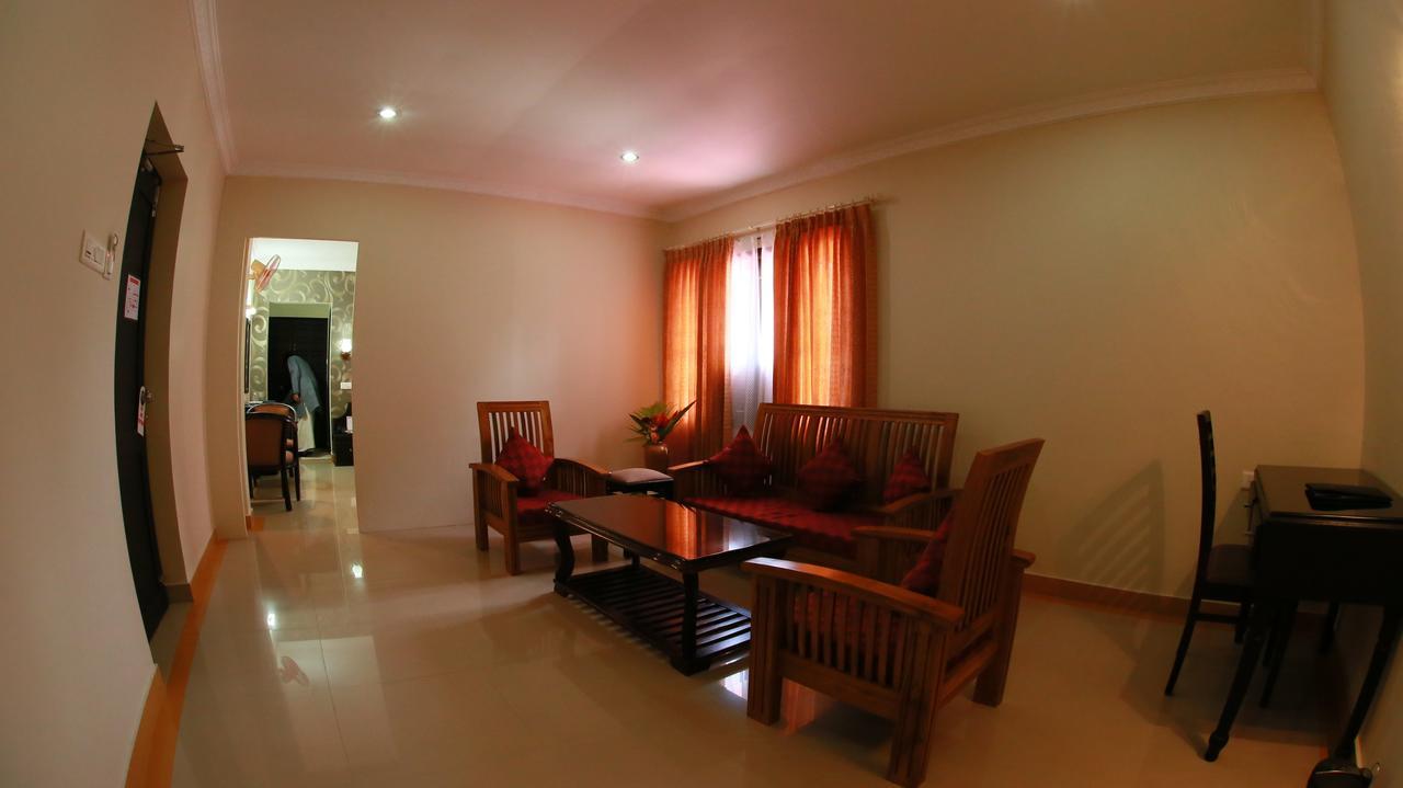 Capital O 46475 Gd International Redfort Hotel Nilambūr Eksteriør billede