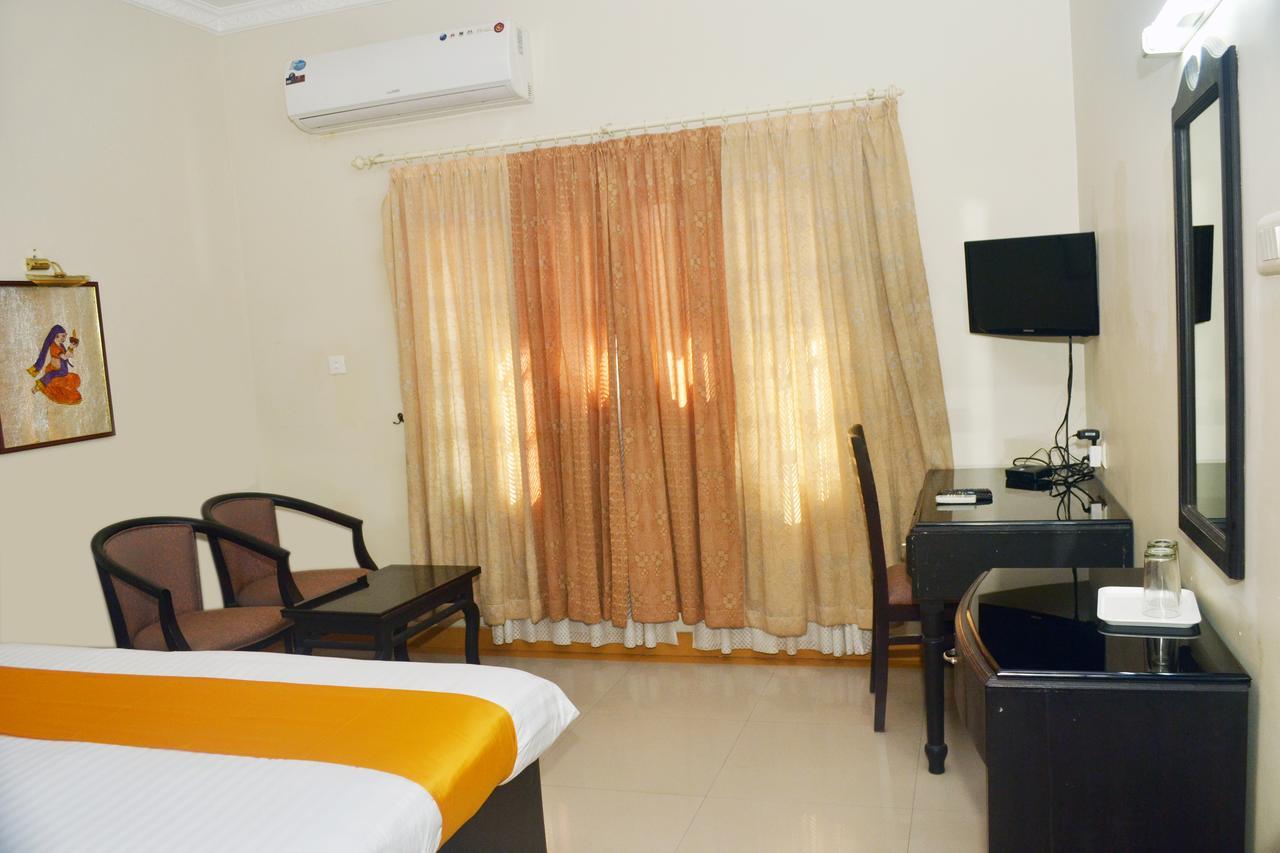 Capital O 46475 Gd International Redfort Hotel Nilambūr Eksteriør billede
