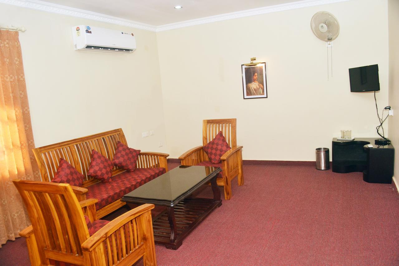 Capital O 46475 Gd International Redfort Hotel Nilambūr Eksteriør billede